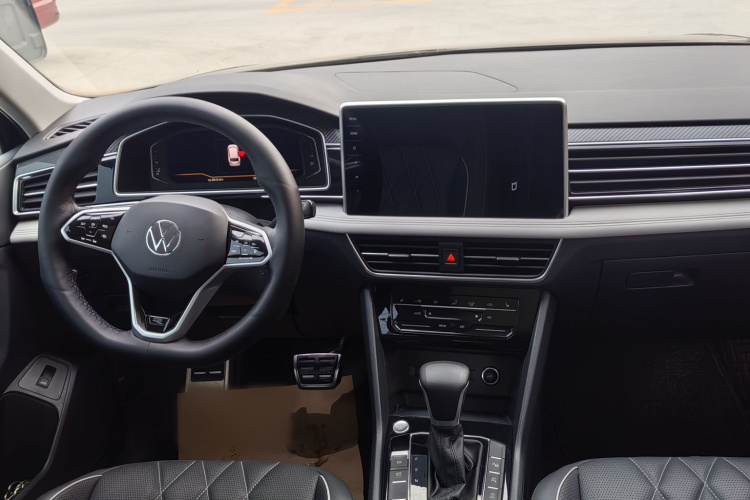 大众 途观L 2023款 330TSI 自动两驱R-Line越享版车身外观6005