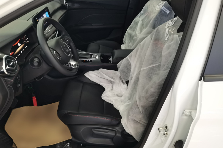 名爵 MG5 2025款 180DVVT 全球抢先版中控内饰19