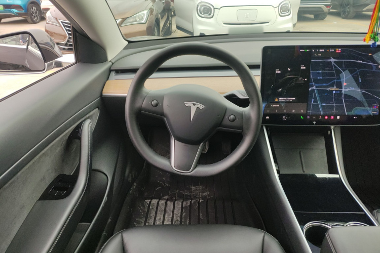 特斯拉 Model 3 2020款 改款 标准续航后驱升级版中控内饰13