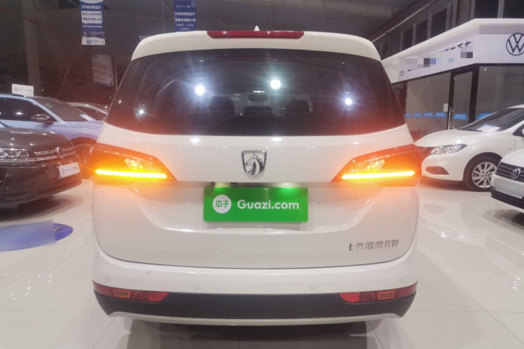 宝骏730 2019款 1.5T CVT时尚型 7座 国VI车身外观6