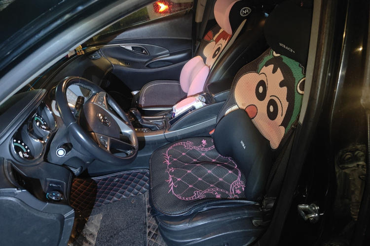 别克 君越 2011款 2.0T旗舰版中控内饰19