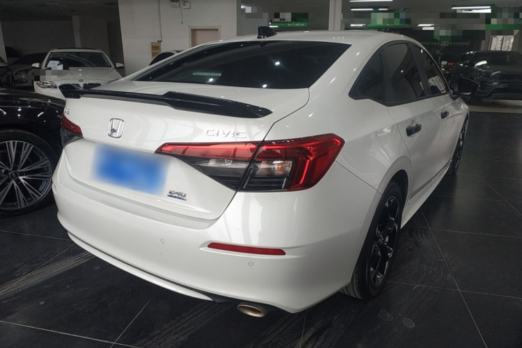 本田 思域 2022款 240TURBO CVT燃动版车身外观7