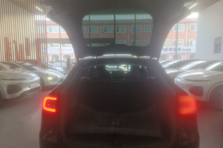 特斯拉 Model Y 2022款 长续航全轮驱动版局部细节23