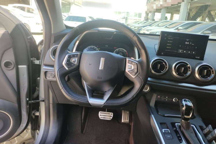 魏牌 VV5 2017款 2.0T 旗舰型中控内饰13