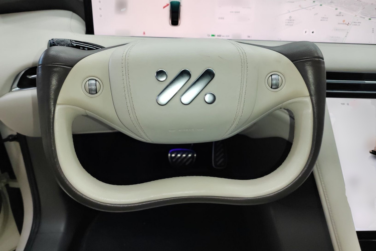 智己汽车 智己LS7 2023款 100kWh Pro四驱版中控内饰13