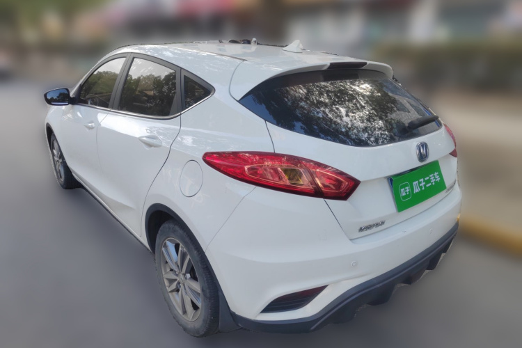 长安 逸动 2016款 XT 1.6L 手动俊酷型车身外观6003