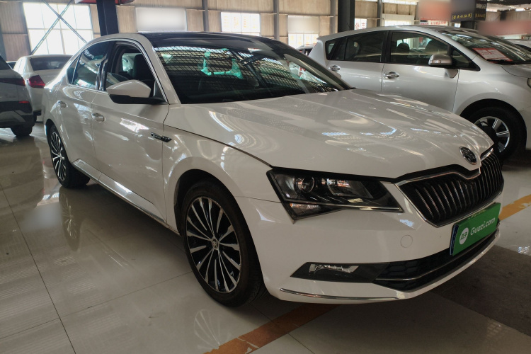 斯柯达 速派 2018款 TSI330 DSG舒适版 国V车身外观6002