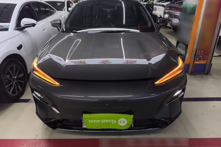 吉利银河 银河E8 2024款 550km 后驱PRO车身外观2