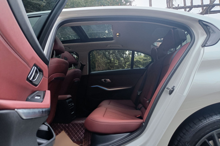 宝马3系 2024款 325Li M运动曜夜套装中控内饰7004