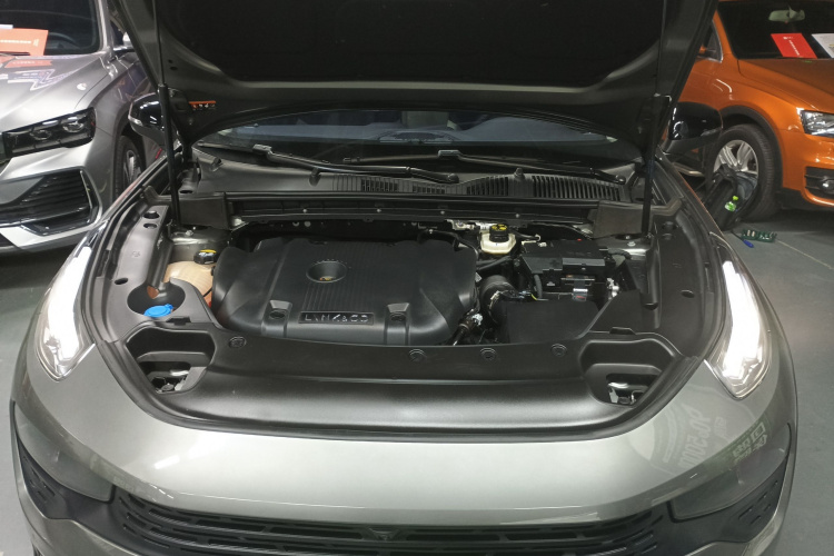 领克02 2022款 2.0TD DCT耀Pro机舱底盘24