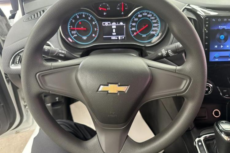 雪佛兰 科鲁兹 2018款 320 自动先锋天窗版中控内饰7001