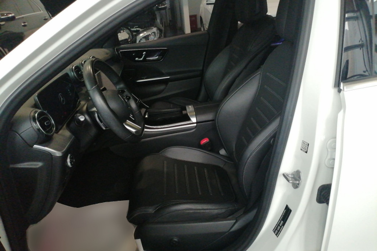 奔驰C级 2022款 C 200 L 运动版局部细节19