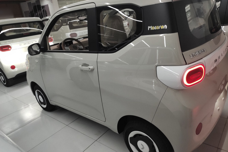 五菱汽车 宏光MINIEV 2024款 第三代 215km 青春版车身外观6003