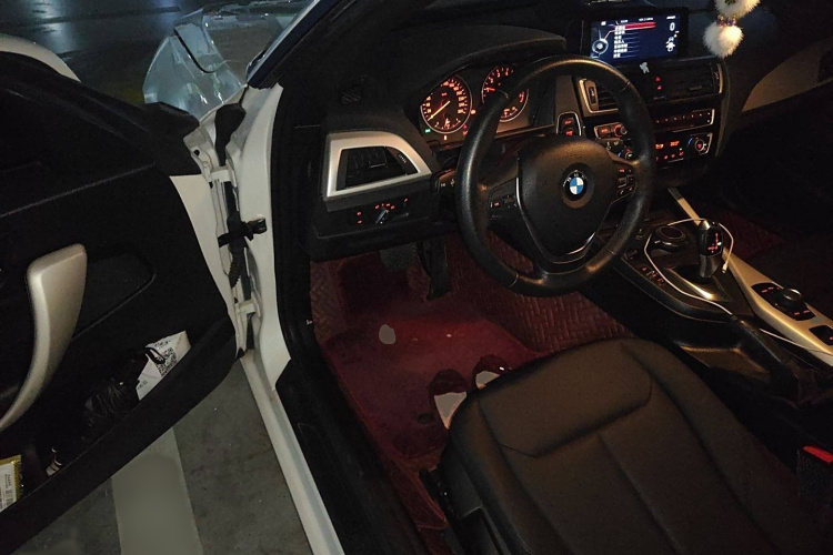 宝马2系(进口) 2015款 218i 敞篷轿跑车中控内饰7002