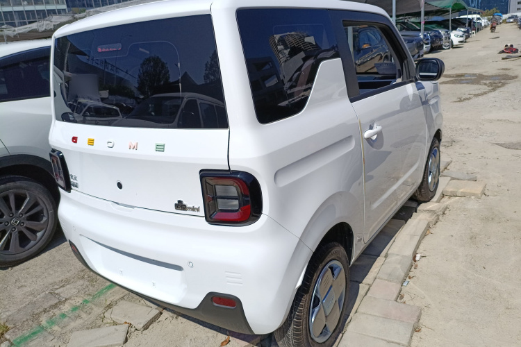 吉利银河 2023款 熊猫mini 200km 耐力熊车身外观7