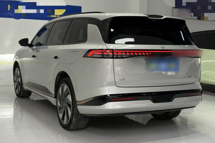 东风奕派 eπ008 2025款 210Ultra增程版 5座车身外观6003