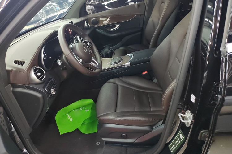 奔驰GLC 2022款 改款二 GLC 260 L 4MATIC 豪华型中控内饰19