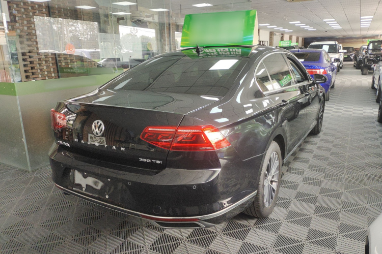 大众 迈腾 2020款 330TSI DSG 豪华型车身外观7