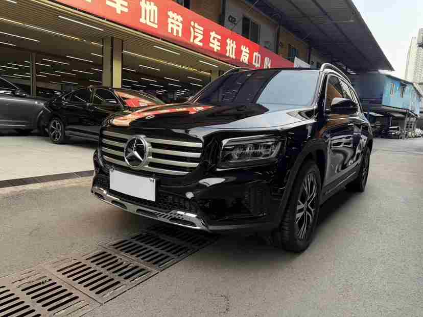 重庆二手奔驰GLB 2024款，2.0T大空间养车贵不贵？