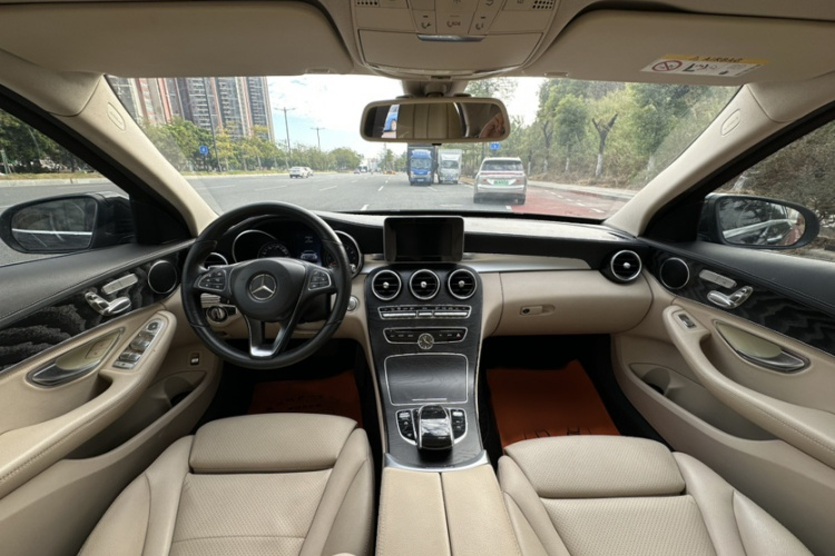 奔驰C级 2015款 C 200 L 运动型中控内饰7010