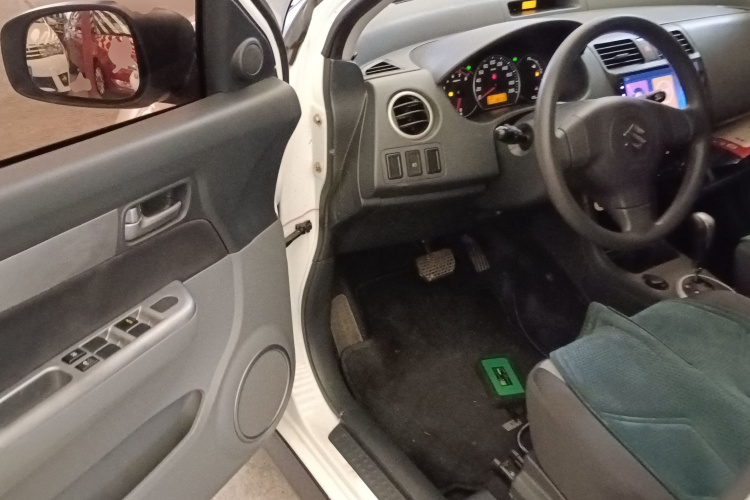 铃木 雨燕 2014款 1.5L 自动时尚型中控内饰20