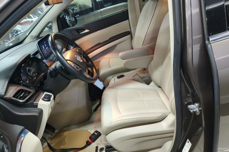 别克GL8 2021款 陆上公务舱 652T 尊贵型局部细节19