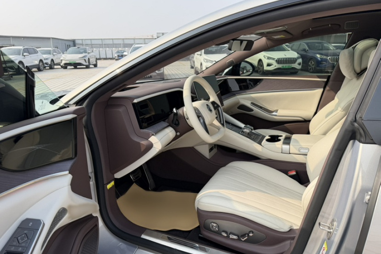 腾势Z9GT 2024款 1100四驱Max版局部细节19