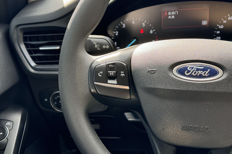 福特 福克斯 2019款 两厢 1.5L 手动锋跃型 国V中控内饰7003