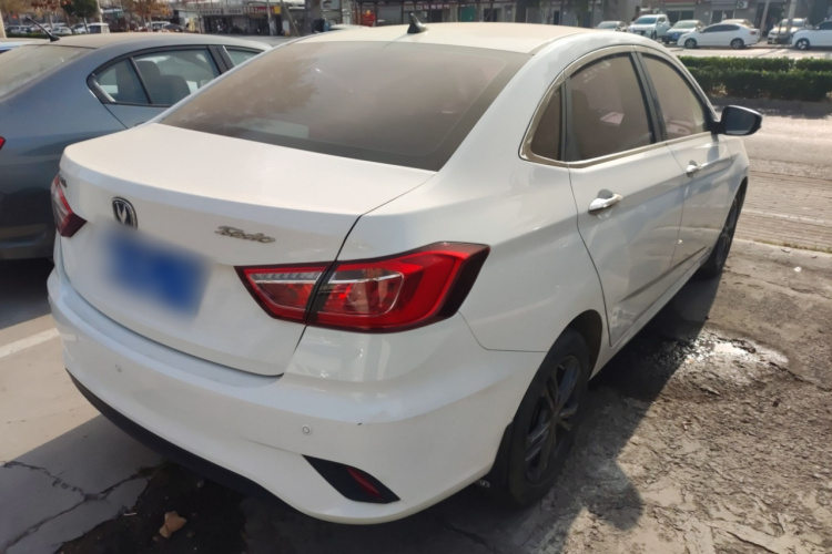 长安 逸动DT 2019款 1.6L 手动舒享型 国VI车身外观7