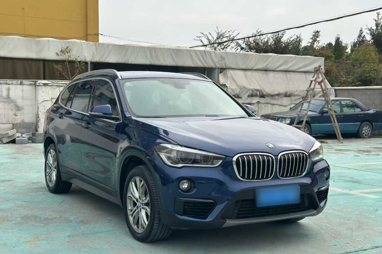 宝马X1 2019款 sDrive20Li 领先型车身外观6002