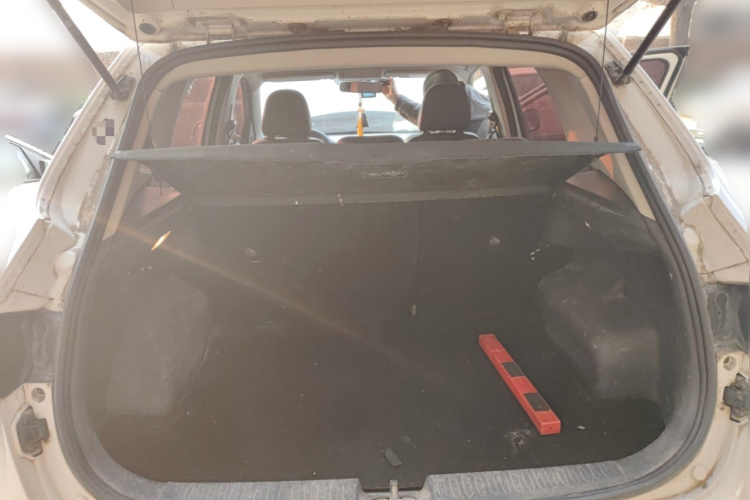 一汽 森雅R7 2017款 1.6L 手动豪华型中控内饰23