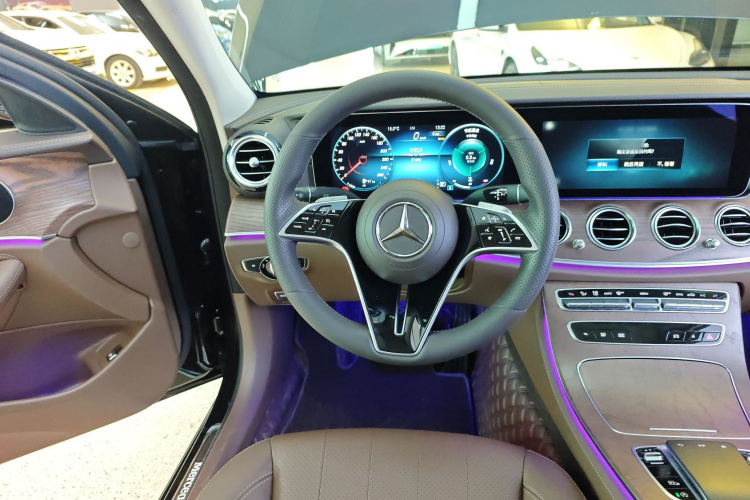 奔驰E级 2023款 改款 E 300 L 时尚型局部细节13