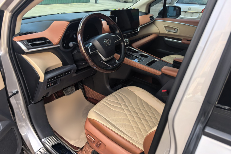 丰田 赛那SIENNA 2021款 2.5L混动 舒适版中控内饰7001