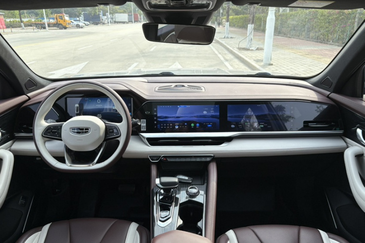 吉利汽车 星越L 2021款 2.0TD DCT EVO两驱尊贵型中控内饰7002