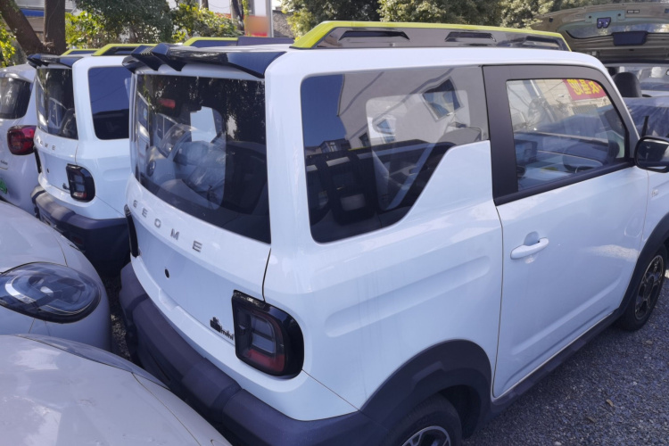 吉利银河 2025款 210km 熊猫骑士车身外观7