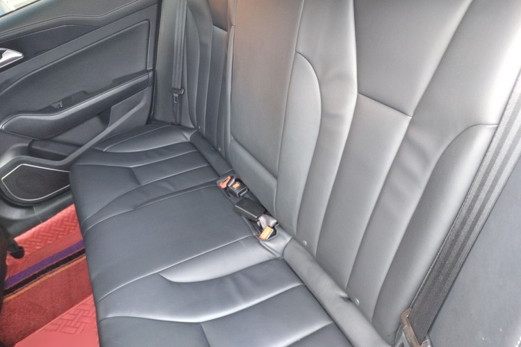 红旗H5 2019款 30TD 型动版中控内饰21