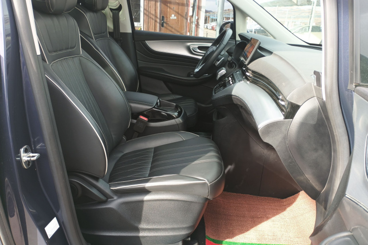 荣威iMAX8 2022款 400TGI 旗舰版局部细节41