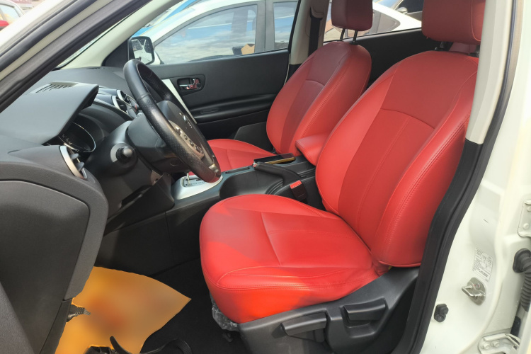 日产 逍客 2015款 2.0XL 酷火 CVT 2WD中控内饰19