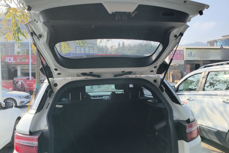 陆风X7 2018款 劲越 1.5T 全景尊享型机舱底盘23