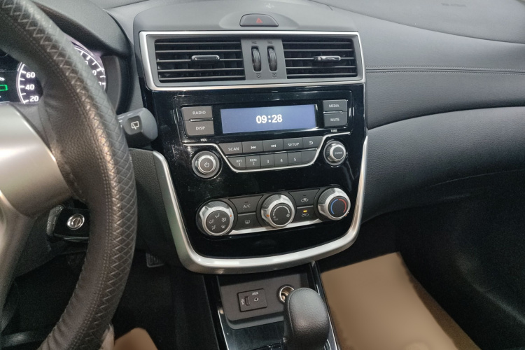 日产 骐达TIIDA 2021款 1.6L CVT酷动版局部细节16