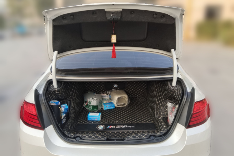 宝马5系 2014款 520Li 典雅型局部细节23