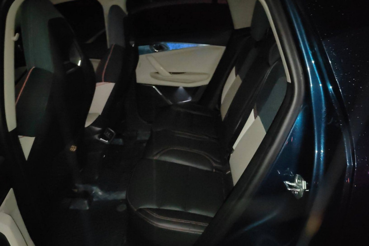 领克06 2020款 1.5T 耀Halo中控内饰21