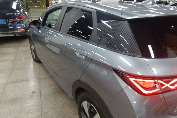 比亚迪 海豚 2023款 420km 时尚版车身外观4