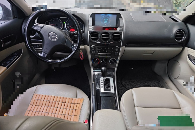 马自达6 2011款 2.0L 自动时尚型中控内饰12