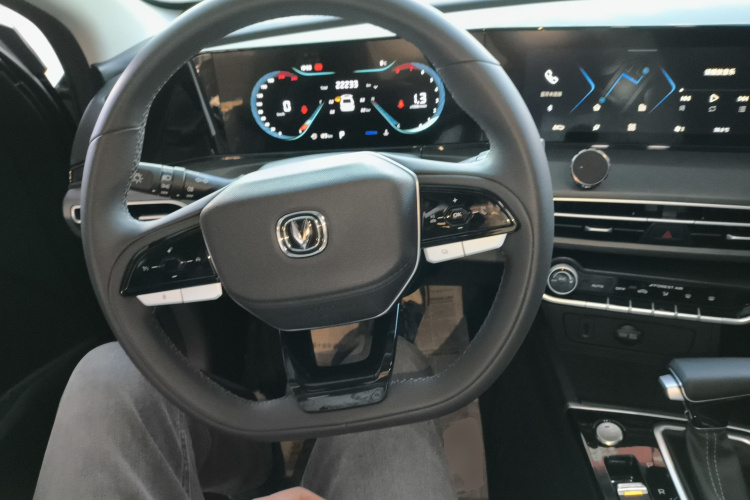 长安 逸动 2022款 PLUS 1.6L GDI CVT豪华型中控内饰13