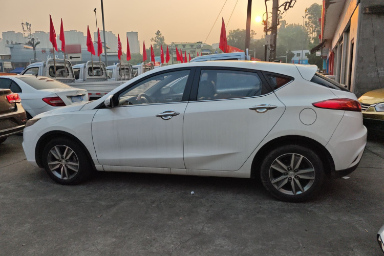 长安 逸动 2015款 1.6L 手动俊酷型 国V车身外观4