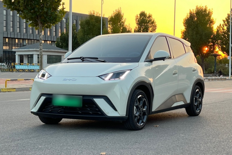 比亚迪 海鸥 2025款 305km 自由版车身外观1