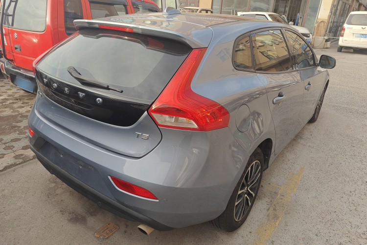 沃尔沃V40 2018款 T3 智逸版车身外观7