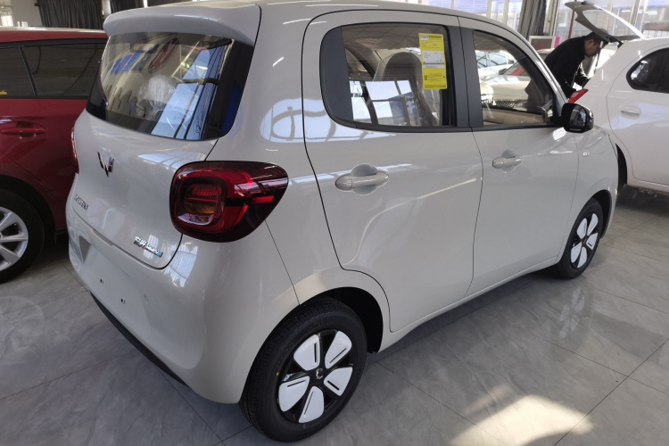 五菱汽车 宏光MINIEV 2025款 四门版 进阶款车身外观7