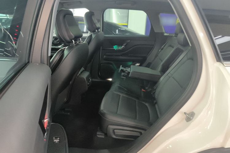 林肯 冒险家 2022款 2.0T 两驱尊雅版中控内饰7004